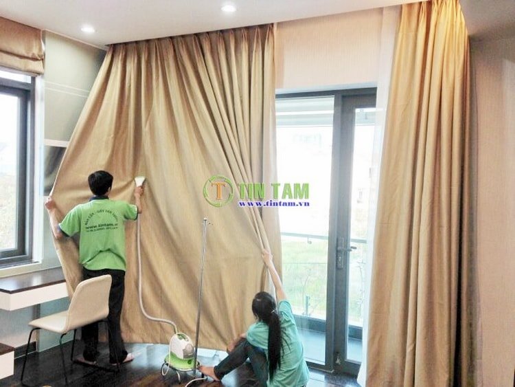 nhận vệ sinh thi công rèm màn cửa tphcm